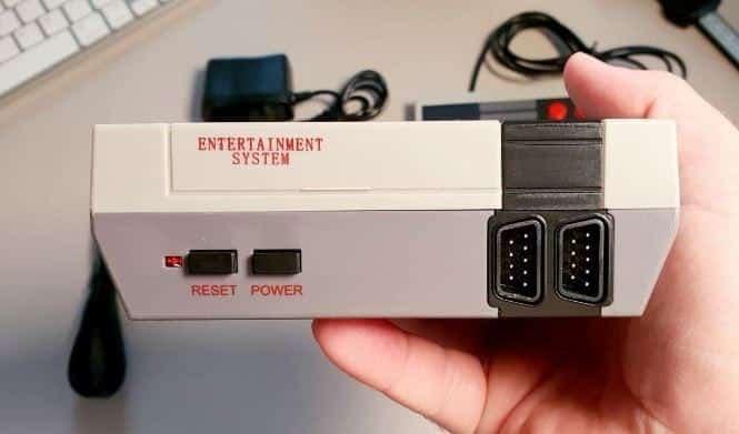 Frontal de la NES Mini Clónica