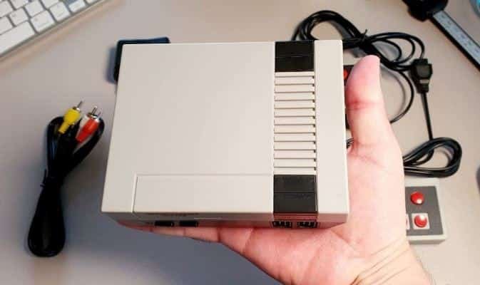 Parte superior de la NES Mini Clónica